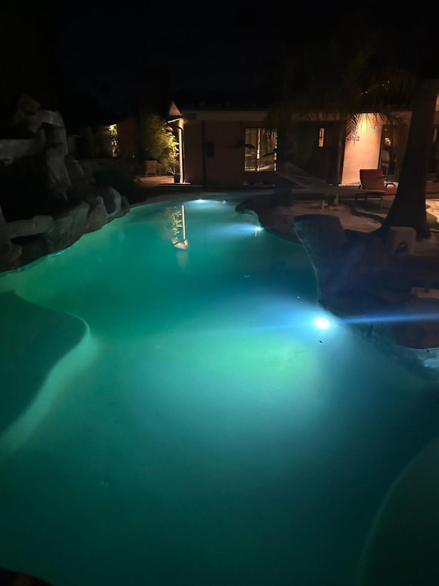 Warm Sands Villa-Moving River/Island Palm Springs Exterior foto